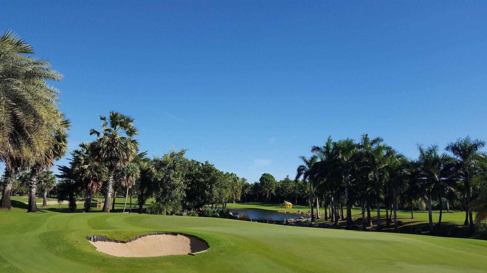 Готель Suwan Golf & Country Club Накхонпатхом Екстер'єр фото