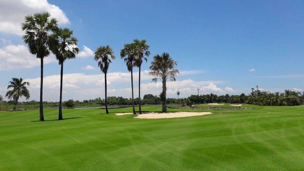 Готель Suwan Golf & Country Club Накхонпатхом Екстер'єр фото