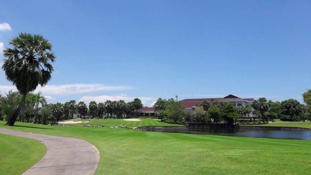 Готель Suwan Golf & Country Club Накхонпатхом Екстер'єр фото