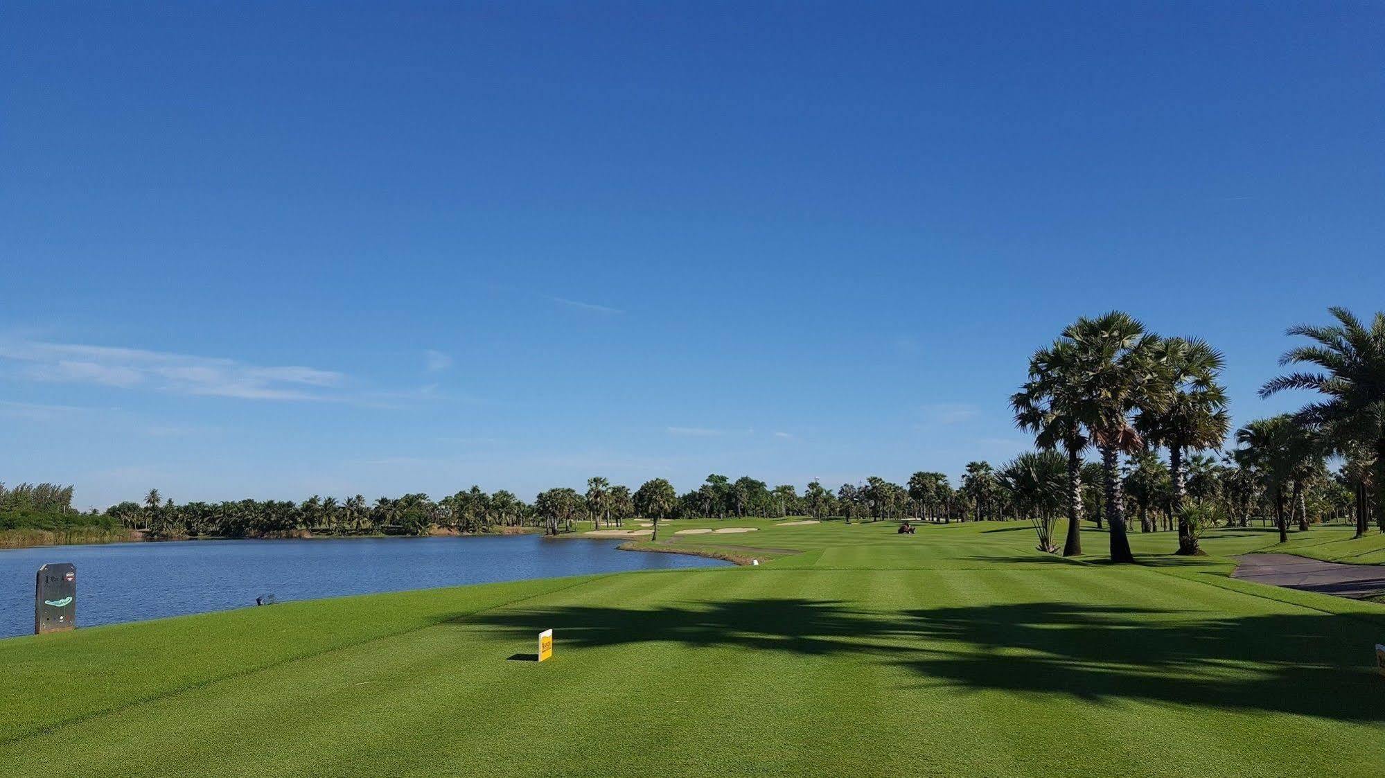 Готель Suwan Golf & Country Club Накхонпатхом Екстер'єр фото